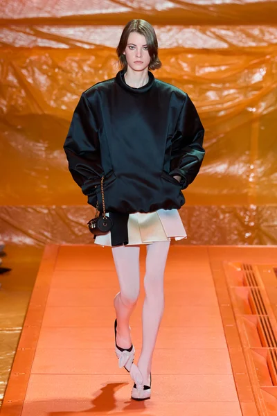 Look 19